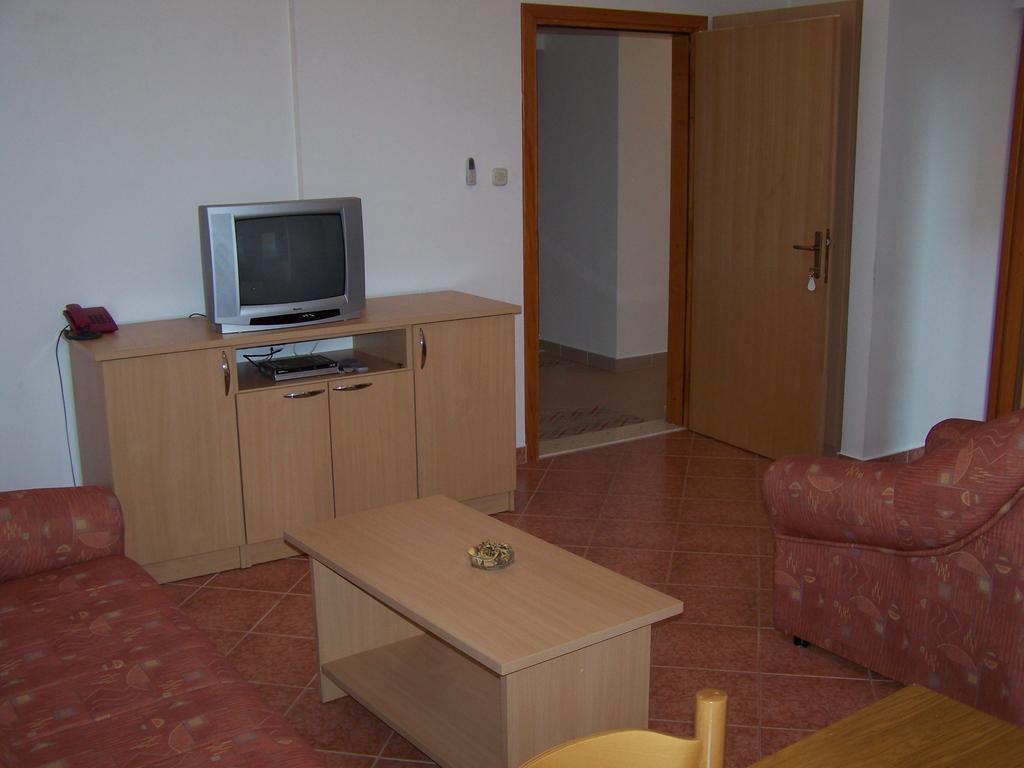 Apartments Mediteraneo كليك المظهر الخارجي الصورة